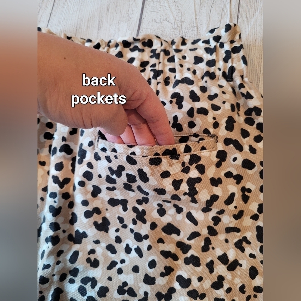 Ann Taylor •Size Medium• Leopard Tan Print High Waisted Pull On Pants w/ pockets - Picture 5 of 12